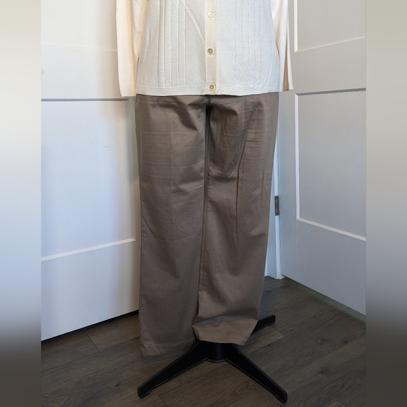 Lee Women's Chino Pants Plus Size 16 Khaki Flex Motion Straight Leg Mid Rise - Picture 3 of 7